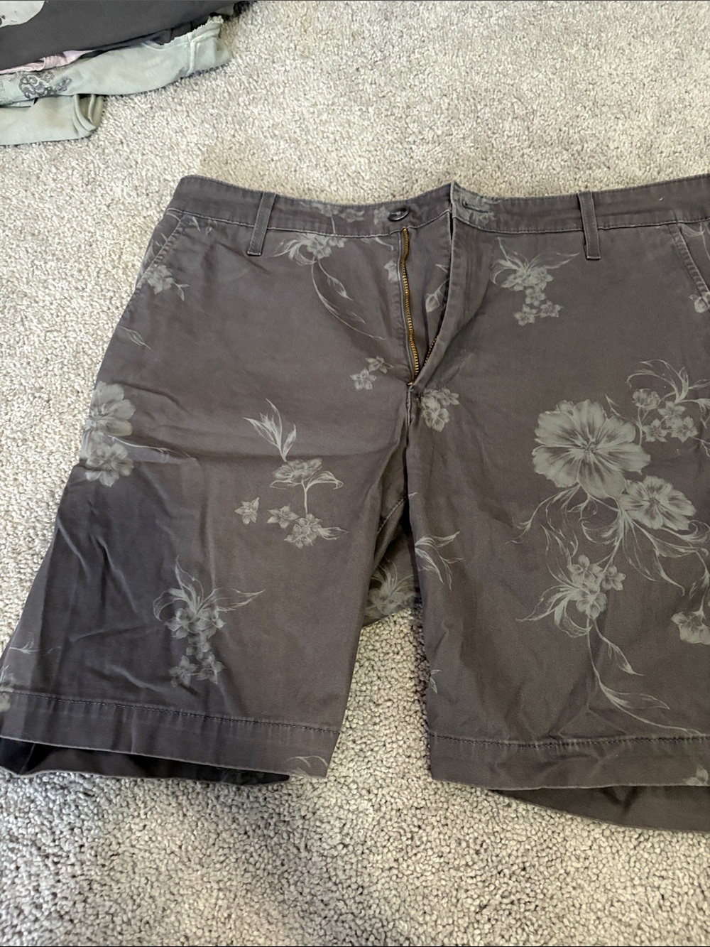 Ag Adriano Goldschmied Gray Floral Print Flat Front Shorts